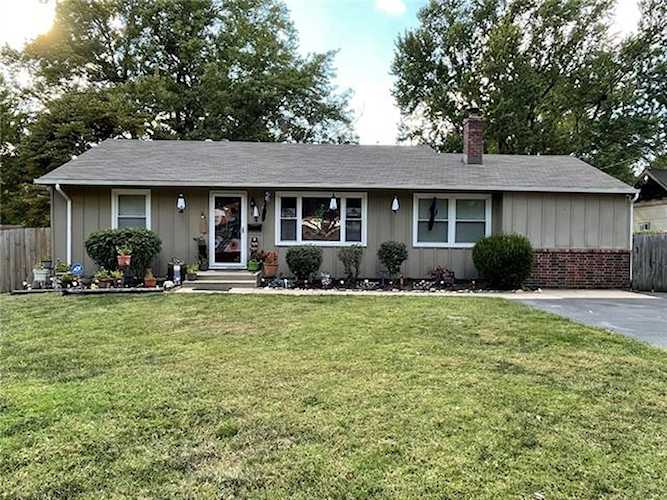 5416 Flint St Shawnee, KS 66203