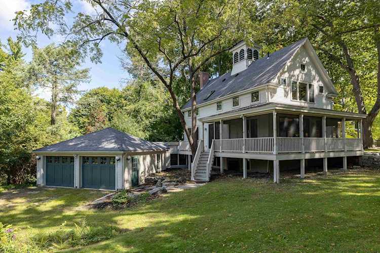 668 B Middle St Portsmouth, NH 03801
