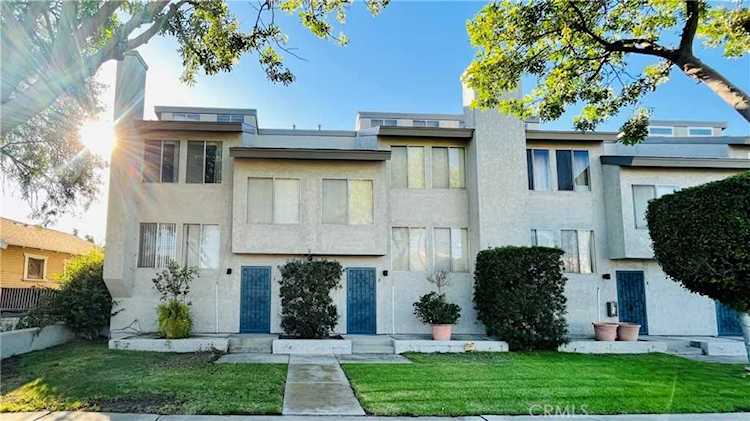 15305 S Berendo Ave #1 Gardena, CA 90247