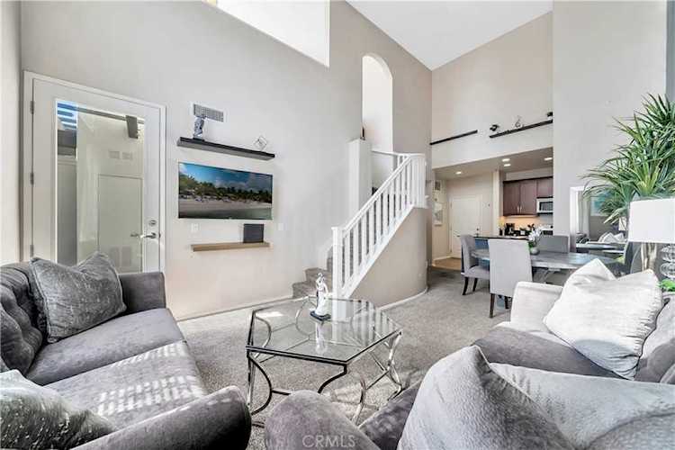 2460 Scholarship Irvine, CA 92612 | MLS OC22228210 Photo 1