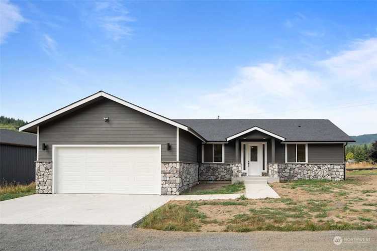 277 Olequa Heights Rd Castle Rock, WA 98611