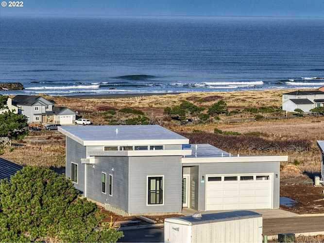 30422 Sawyer WAY Gold Beach, OR 97444