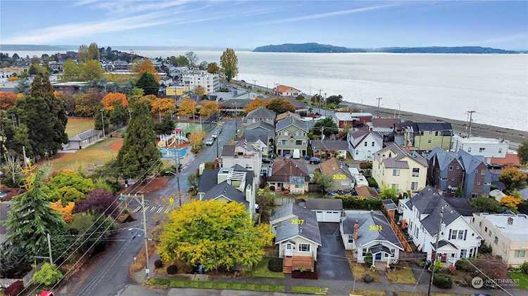 2633 & 2637 58th Ave SW Seattle, WA 98116