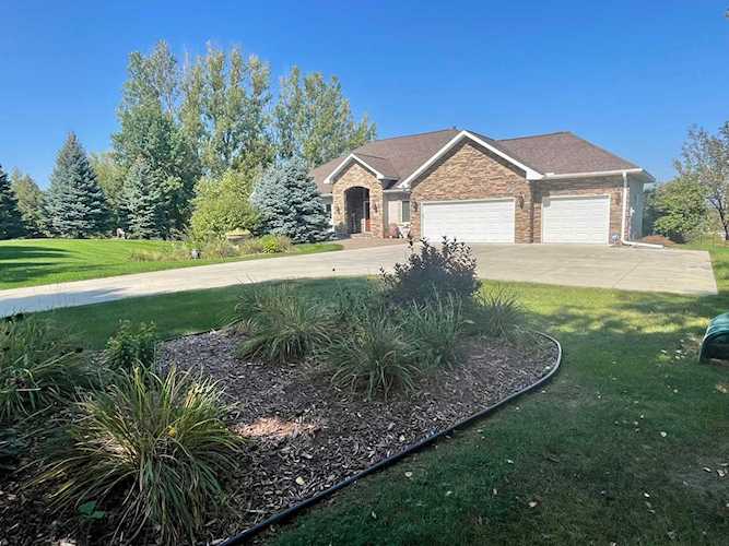 1440 Bavarian Shores Drive Chaska, MN 55318