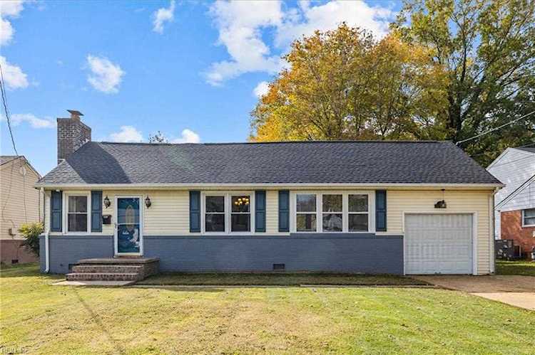 16 N Greenfield Ave Hampton, VA 23666 home for sale, MLS#10463145 - Crescas Real Estate Photo 1