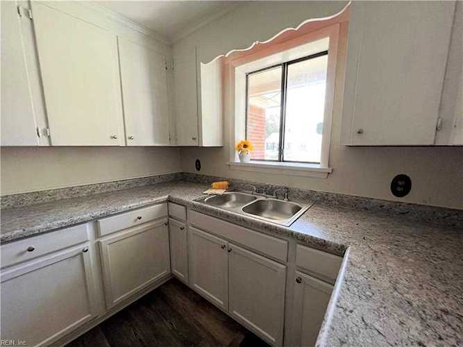 2306 Harrell Ave Norfolk, VA 23509 home for sale, MLS#10463349 - Crescas Real Estate Photo 1