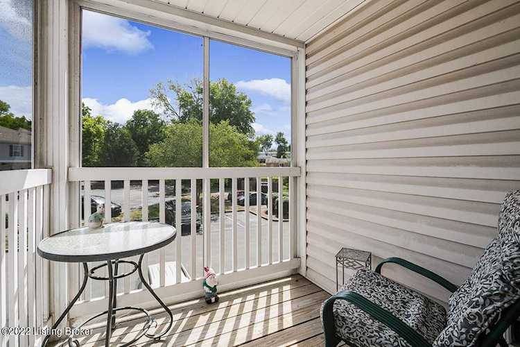 5301 Carolina Crossings Way #207 Louisville, KY 40219 | MLS 1623063 Photo 1