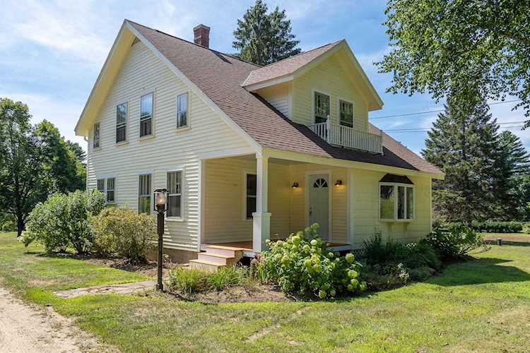 Bean Group | 458 Middle Rd Brentwood 03833 NH | home for sale Photo 1
