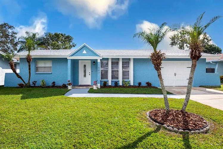 1807 Greenwood Dr Oldsmar, FL 34677
