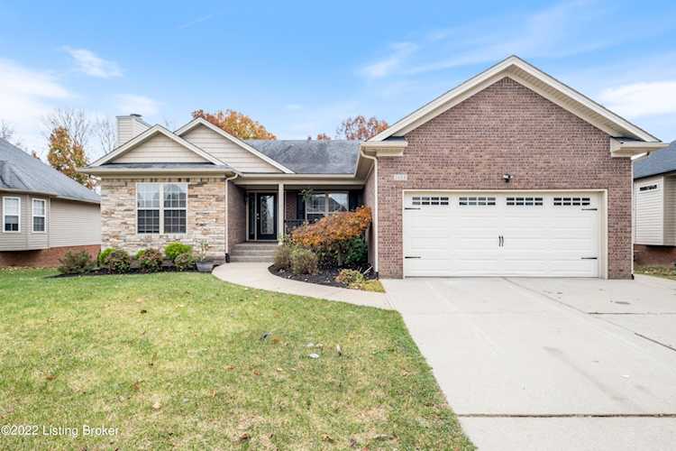 1604 Overlook Cir Shelbyville, KY 40065