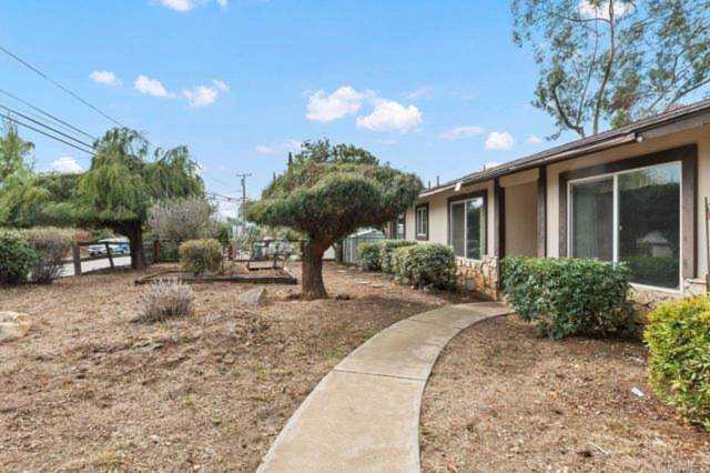 991 La Cresta Boulevard El Cajon, CA 92021