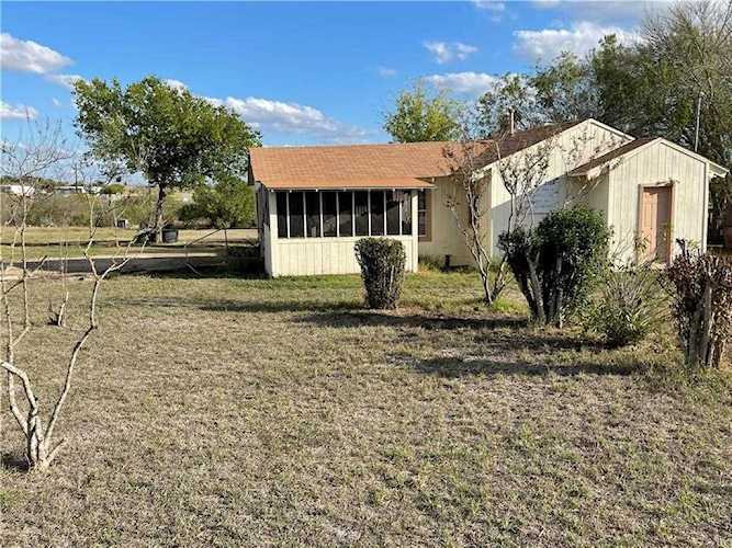 5696 Pfeil RD Schertz, TX 78154