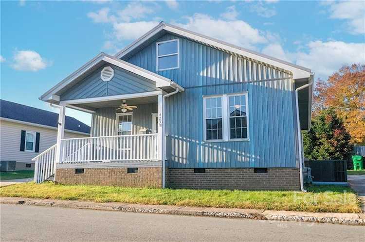 425 Woodlawn Ave Cramerton, NC 28032