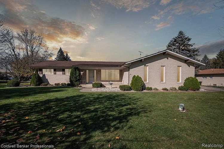 3640 Dornoch, Oakland, MI 48363 in Lake Orion Highlands No 1|Oakland MLS# 60159206 Photo 1