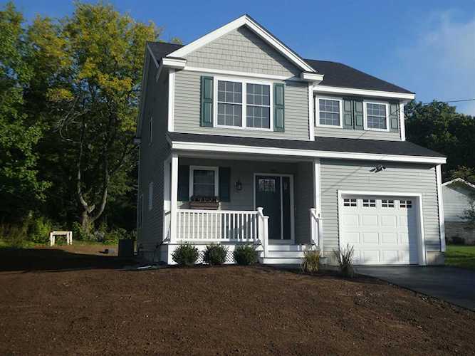 426 Arah St Manchester, NH 03104 | MLS 4931268 Photo 1