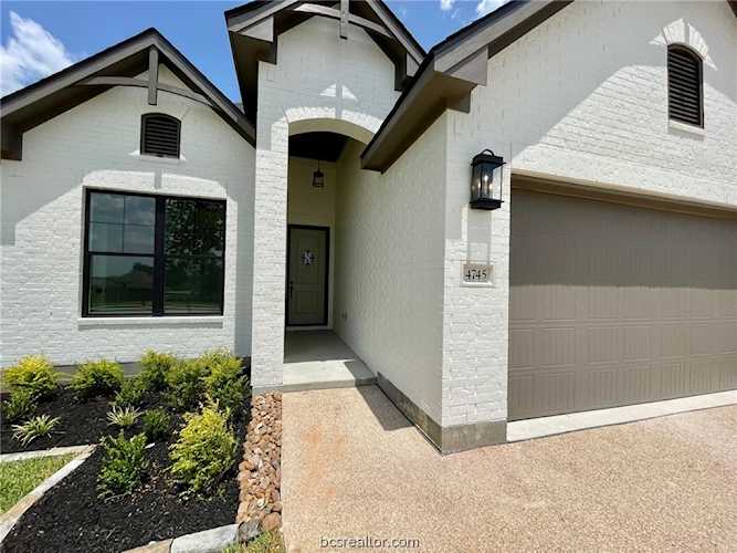 4745 N Stonecrest Ct Bryan, TX 77808