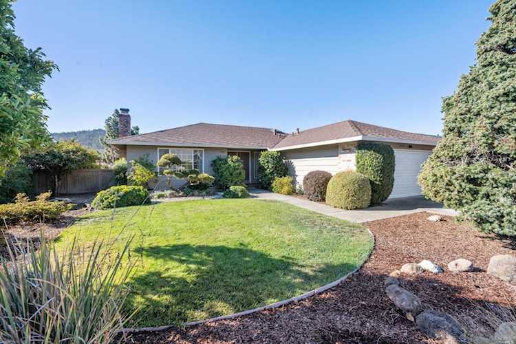 7640 Oak Leaf Drive Santa Rosa, CA 95409 | MLS 322097366 Photo 1