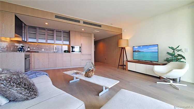 1000 Auahi Street #1113 Honolulu, HI 96814