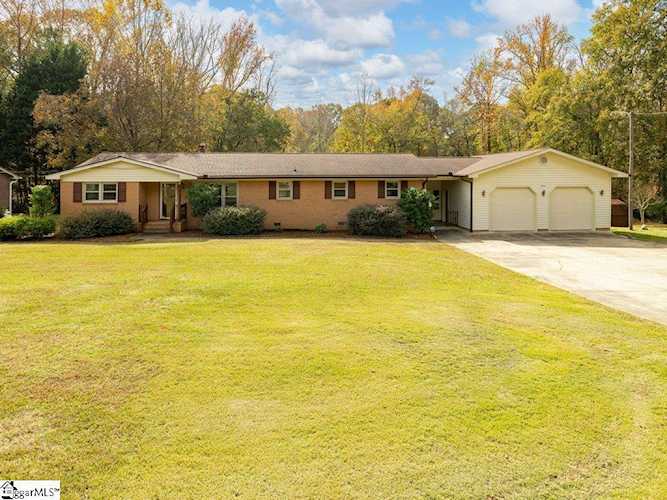 204 Eastbrook Dr Woodruff, SC 29388