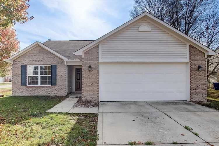 7055 Blue Ridge Dr Noblesville, IN 46062
