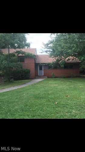 24111 Fairmount Blvd Beachwood, OH 44122