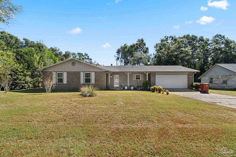 5566 Wesley Dr Milton, FL 32570