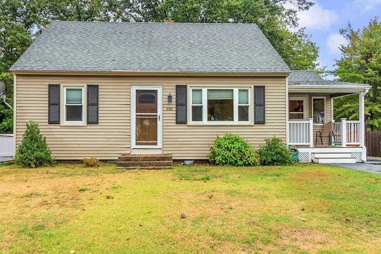 336 Elgin Ave in Manchester, NH - Century 21 New England Photo 1