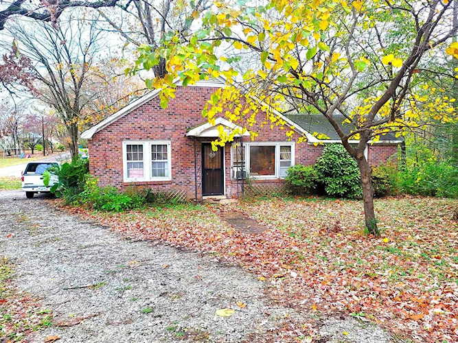304 W 2nd St Parsons, TN 38363