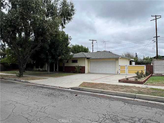 13322 Lakewood Blvd Bellflower, CA 90706