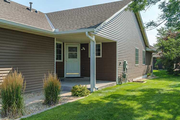 6200 Creekview Lane N Brooklyn Park, MN 55443
