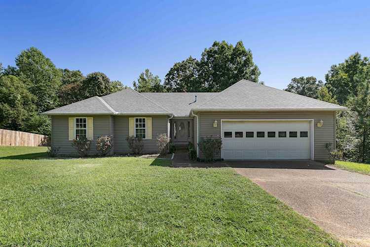 Haltom Real Estate, local REALTORS® Specialize in Selling Homes in Jackson, TN & Surrounding Areas : Madison County, Henderson County, Carroll County, Gibson County, Chester County, Hardeman County, Crockett County Photo 1