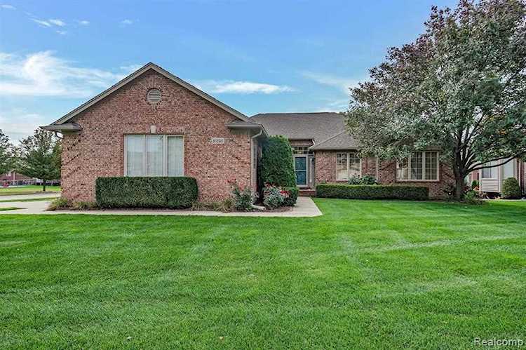 16246 Moore Park, Macomb, MI 48044 in Westminister Sub #2|Macomb MLS# 60166250 Photo 1