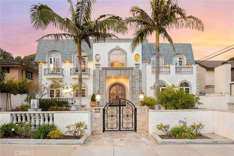 1701 Crestview Ave Seal Beach, CA 90740