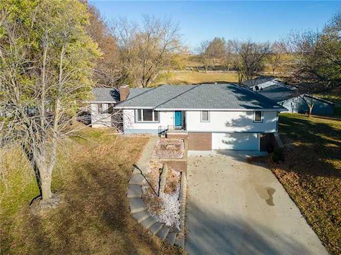 3805 Meadow Oak Terrace, St Joseph, MO 64503 | home for sale Photo 1