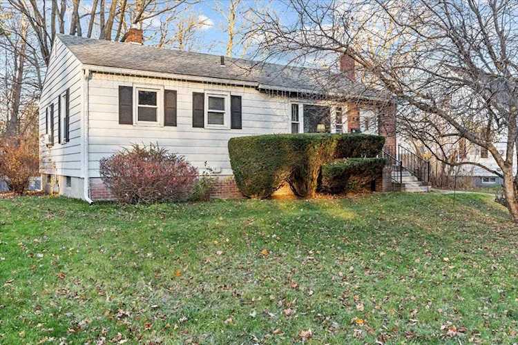 131 Iroquois Ave Essex Junction, VT 05452
