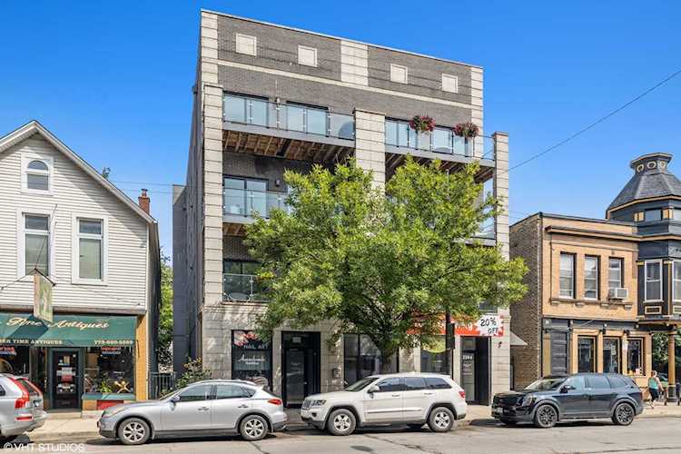 2104 W Belmont Ave #4W Chicago, IL 60618