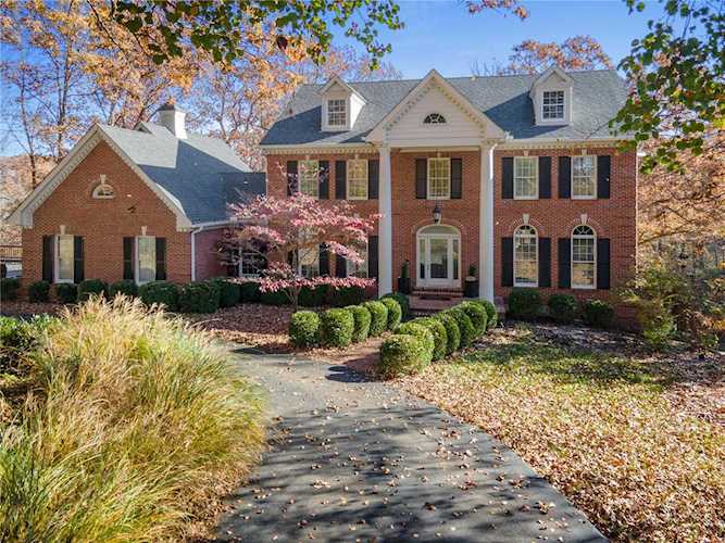 9 Kingspointe Ct Chesterfield, MO Marquette 63005 | The Gellman Team Photo 1