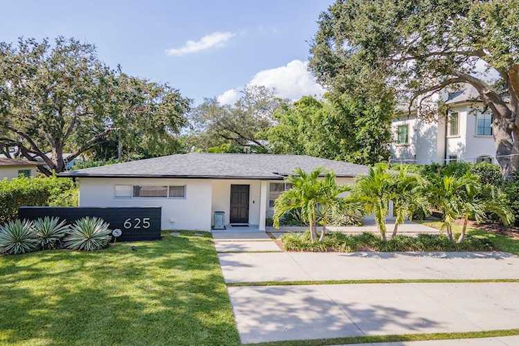 625 Riviera Dr Tampa, FL 33606