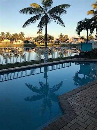 5240 SW 33Way Hollywood, FL 33312