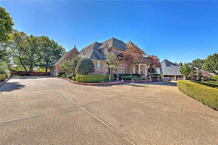 4 S Mission Hills Circle Rogers, AR 72758