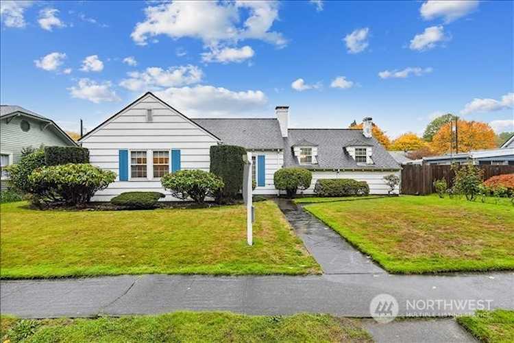 1228 24th Ave Longview, WA 98632
