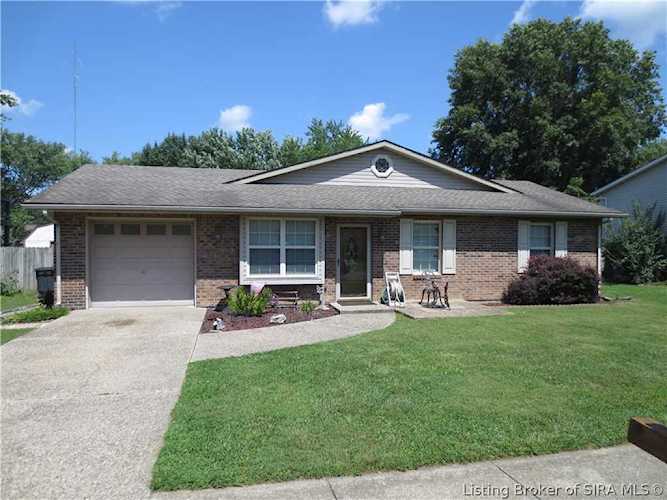 611 Millwood Place Clarksville, IN 47129