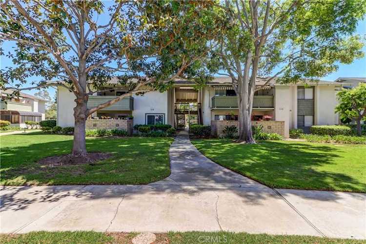 8633 Portola Ct #16H Huntington Beach, CA 92646
