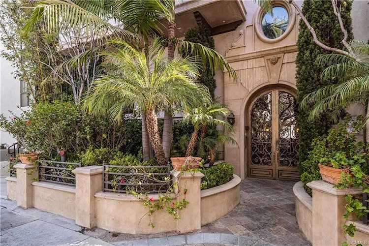 1610 Camden Ave #401 Los Angeles, CA 90025