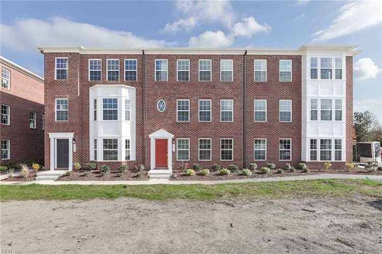 2433 Dunning Arch Virginia Beach, VA 23456