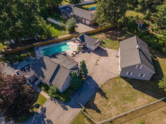 22 Thornton Rd Nashua, NH 03063
