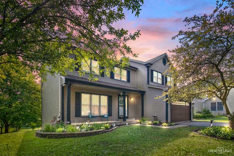 341 Timber Oaks Dr North Aurora, IL 60542