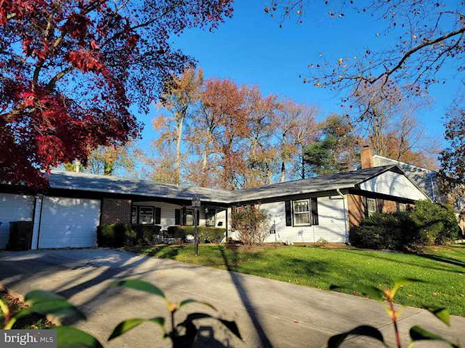 12 Tennyson Ln Willingboro, NJ 08046