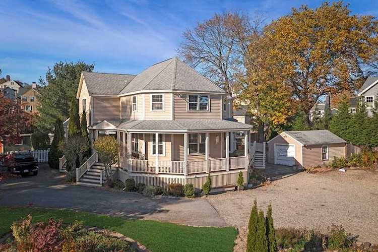 10 Stacey Court Marblehead, MA 01945