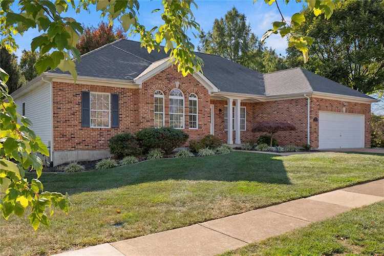215 Wildhorse Springs Ct Chesterfield, MO Marquette 63005 | The Gellman Team Photo 1